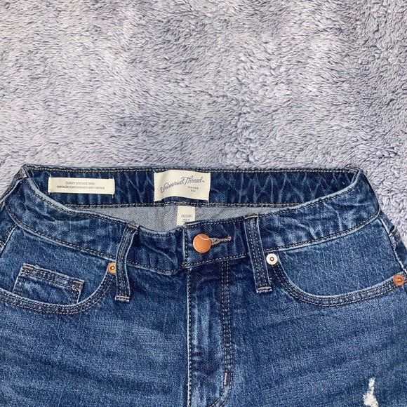 Universal Threads Curvy Vintage Midi Shorts - Picture 4 of 6